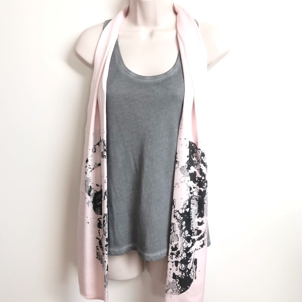 🆕 Rock & Republic tank top & satin scarf set